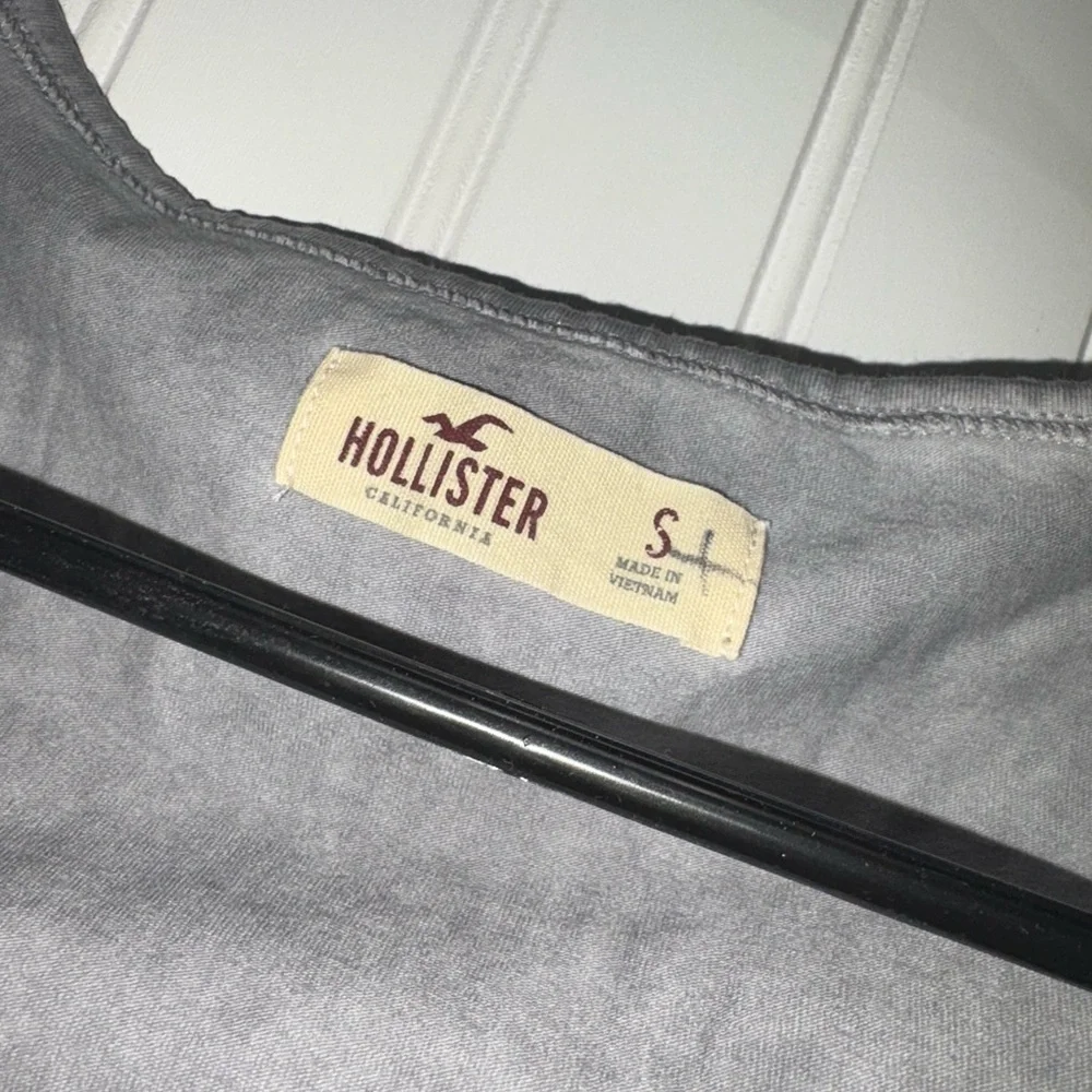 Hollister Gray Short Sleeve Bodysuit| Size Small - Picture 2 of 3